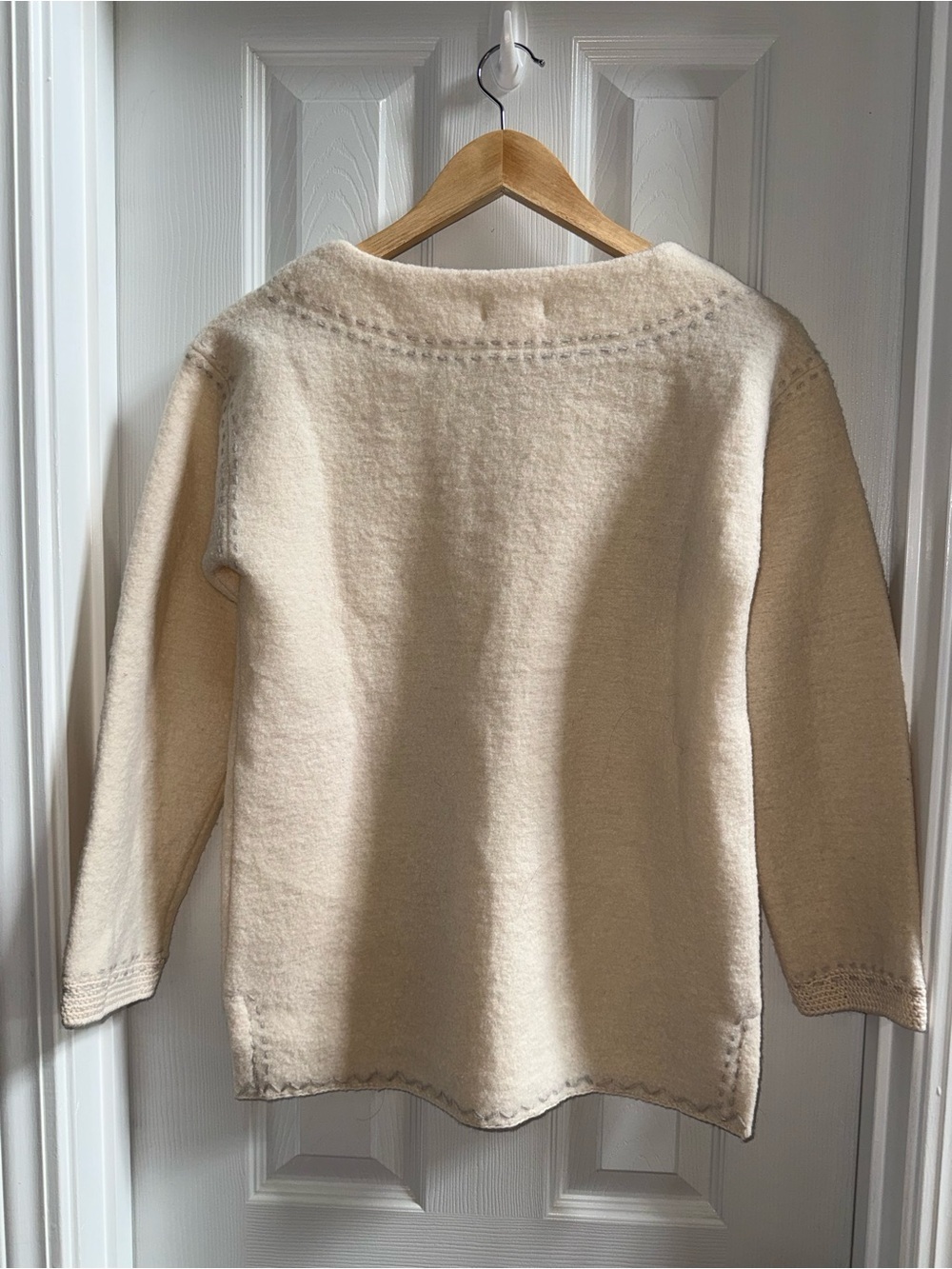 Sundance Cream Merino Wool Crew Neck Sweater PXS Ornate Silver Toggle Close Chic - Picture 5 of 7